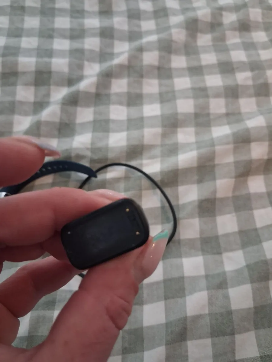 Fitbit charge 5 - Image 2