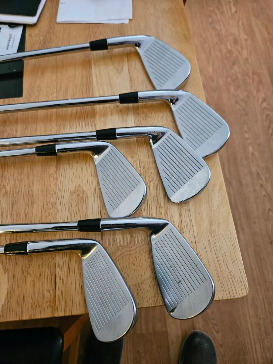 Titleist AP2 golf irons (712) - Image 4