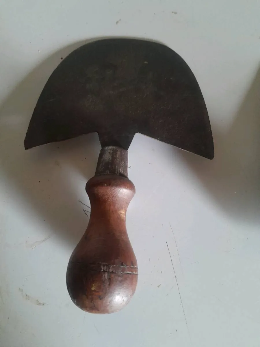 Two vintage tobacco  slicers - Image 3