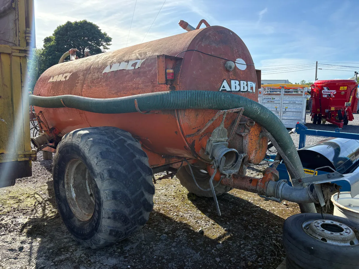 Abbey 1600g Slurry Tank with Raingun - Image 3