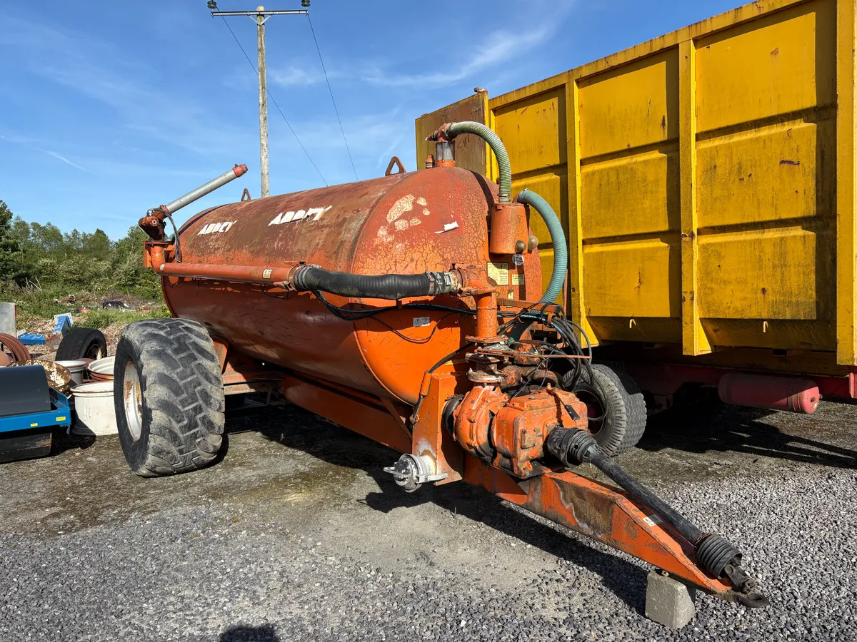 Abbey 1600g Slurry Tank with Raingun - Image 1