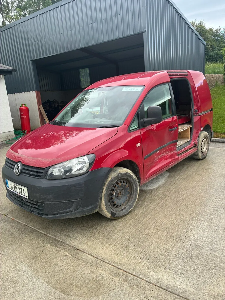 Damaged caddy van - Image 3
