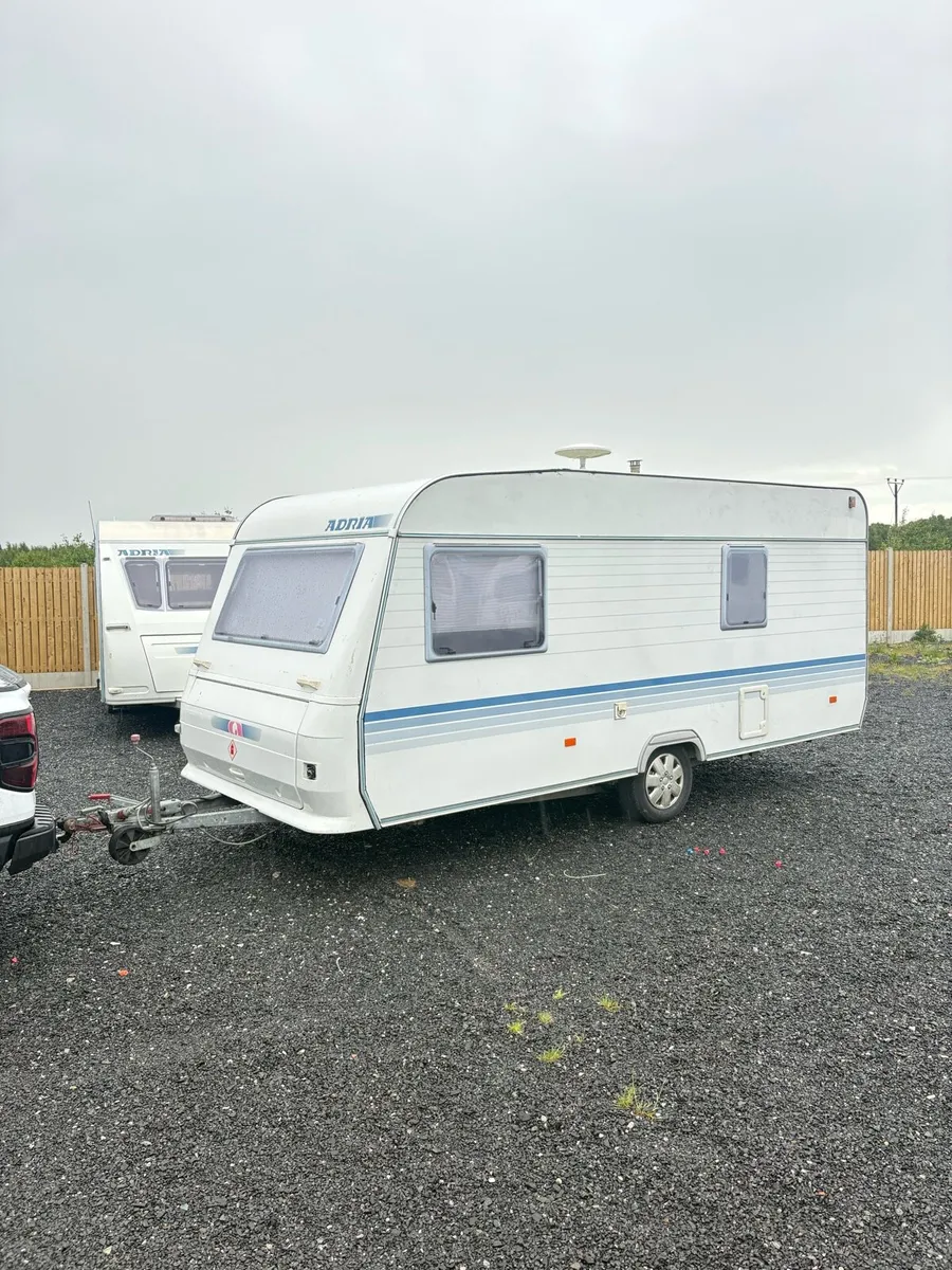 Adria MINT 5 berth caravan for sale - Image 2