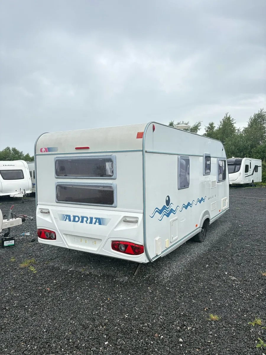 Adria MINT 6 berth fixed Bunkbeds Caravan - Image 3