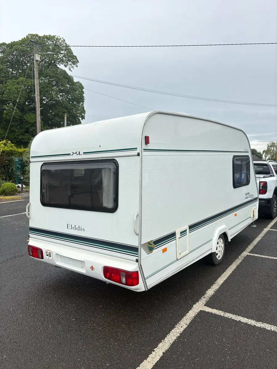 Elddis Shamal SUPERLIGHT 4 Berth Caravan - Image 3