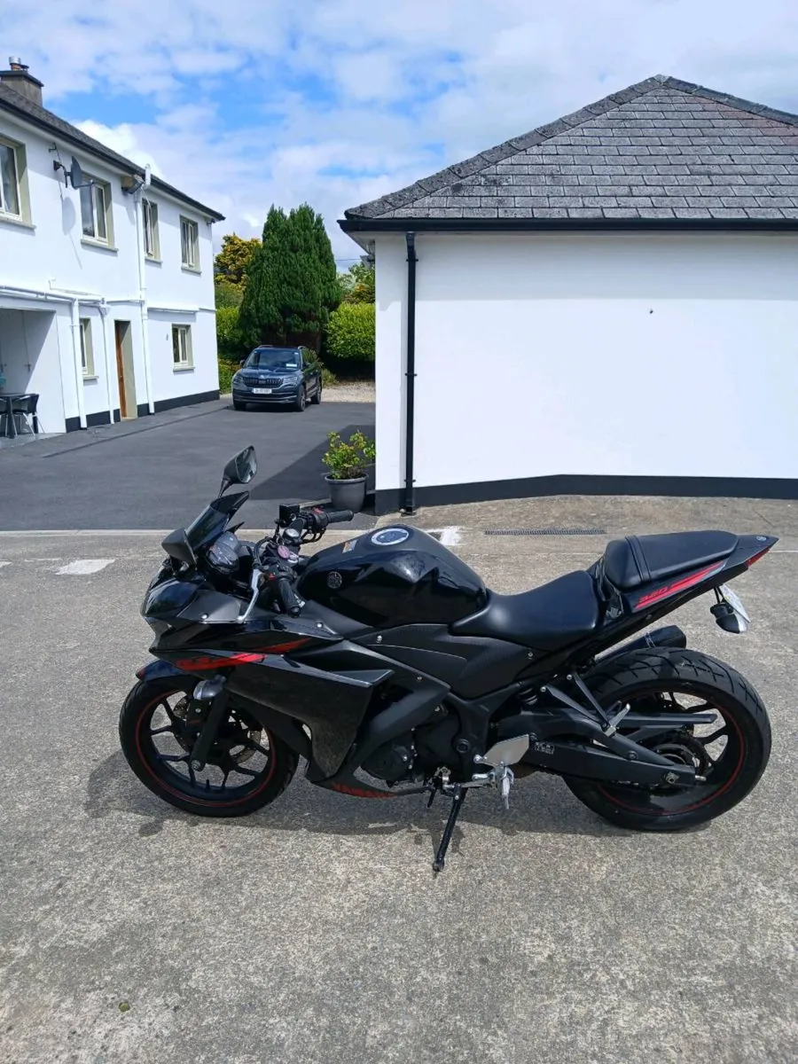 Yahama YZF R3 ABS 321 CC Bike - Image 1