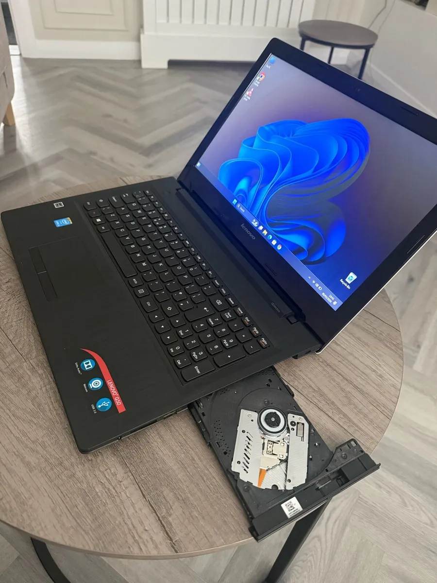 Laptop - Image 2