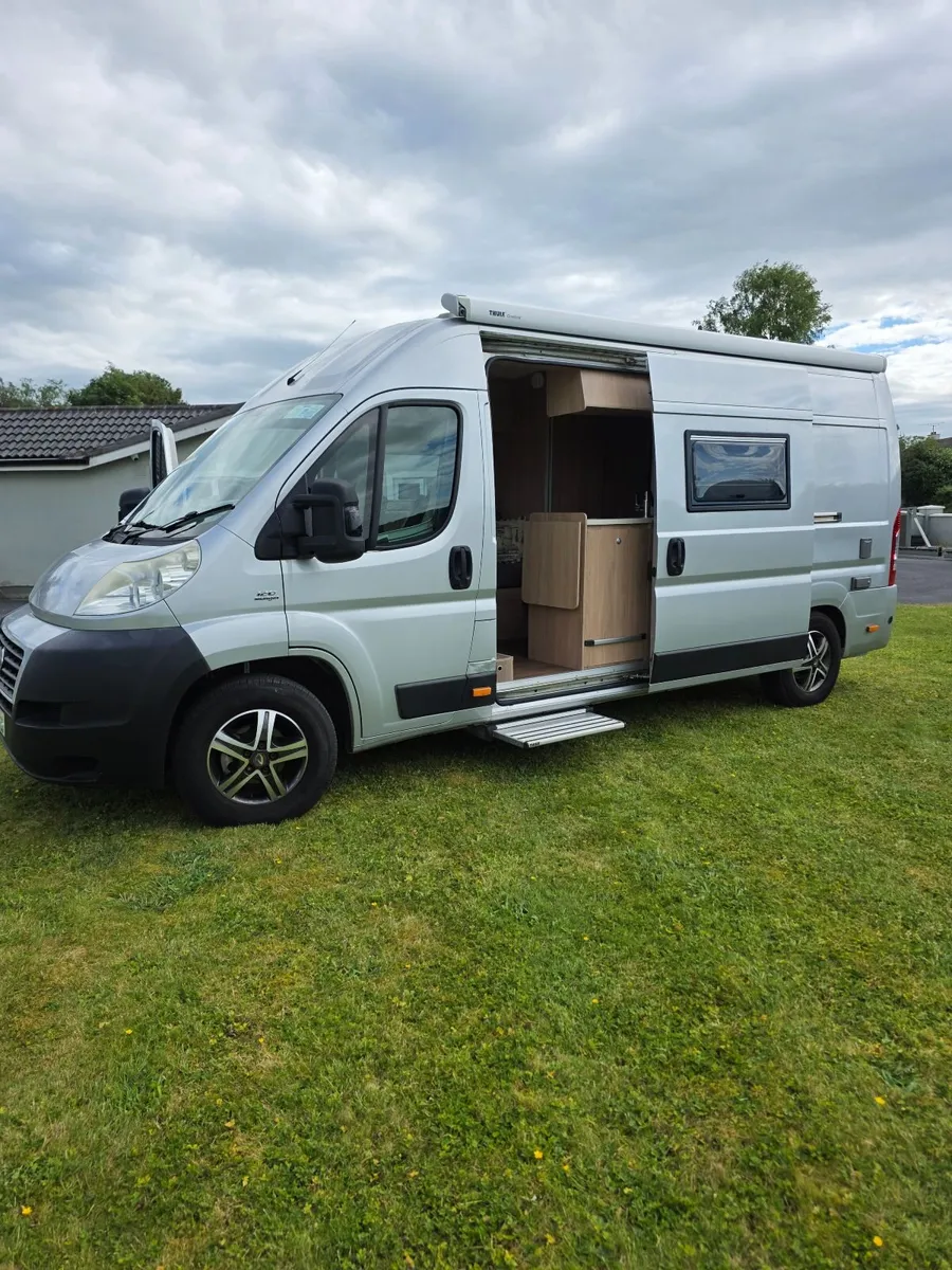 Camper van - Image 1