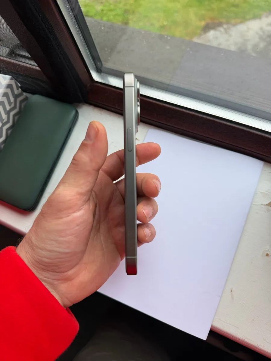 iPhone 15 pro max 256gb natural titanium - Image 3