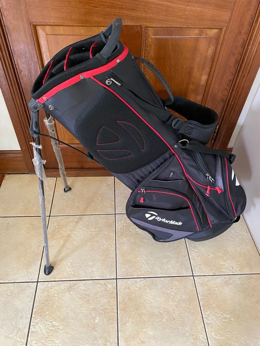 TaylorMade Stand Carry Bag Used 4 Rounds - Image 1