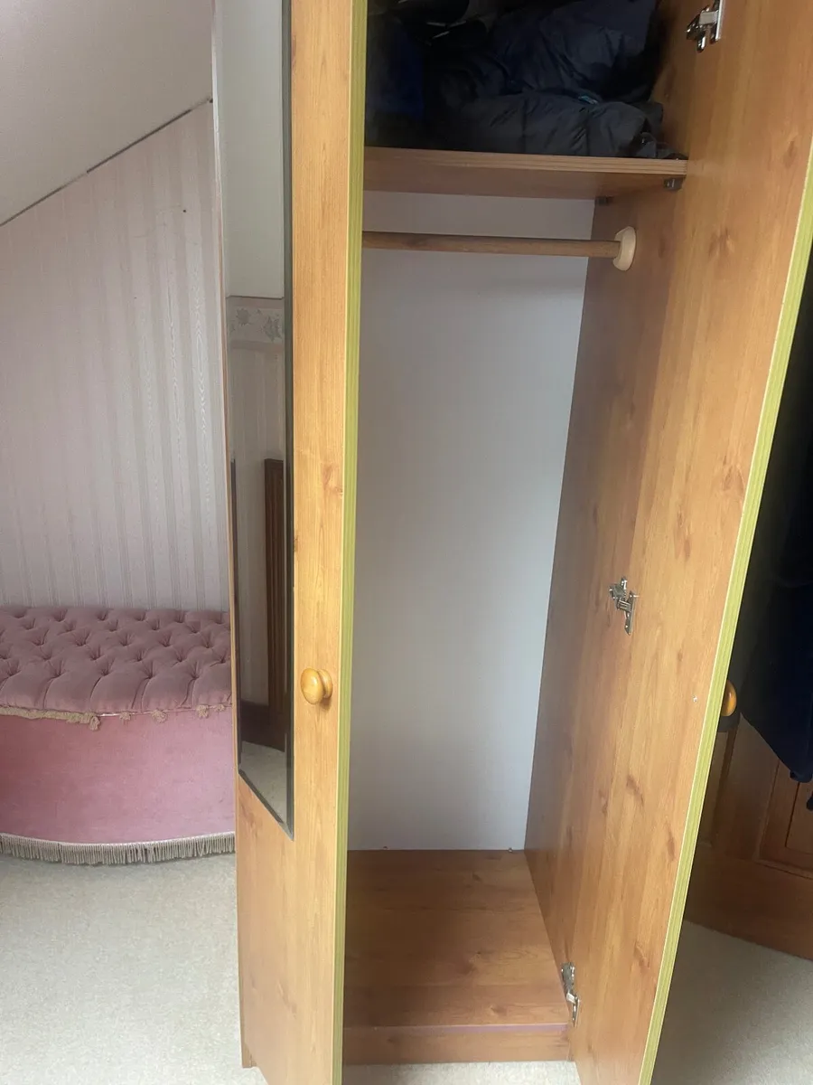 Wardrobe - Image 4