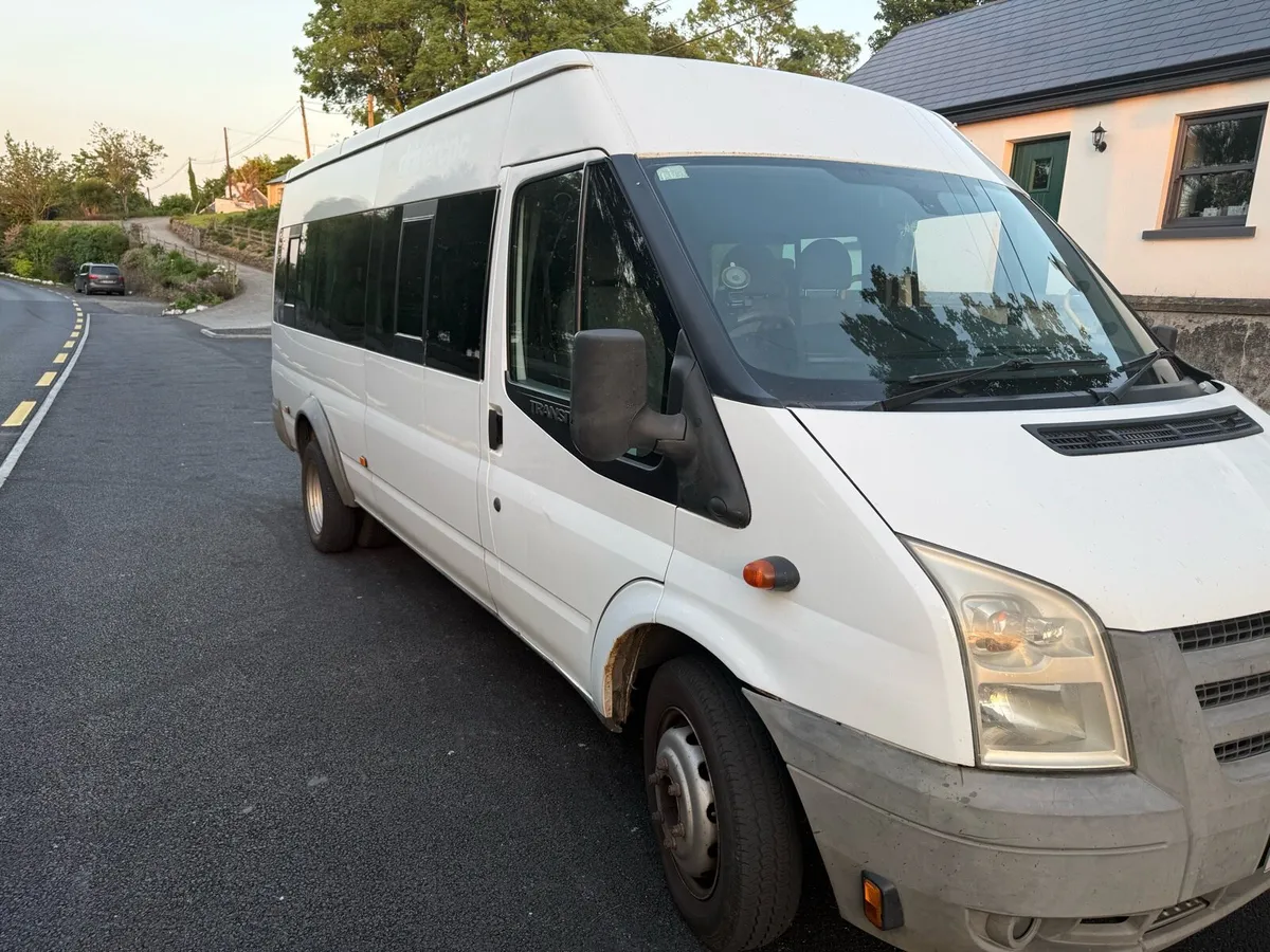 Ford Transit Mini-bus 17 seater - Image 3