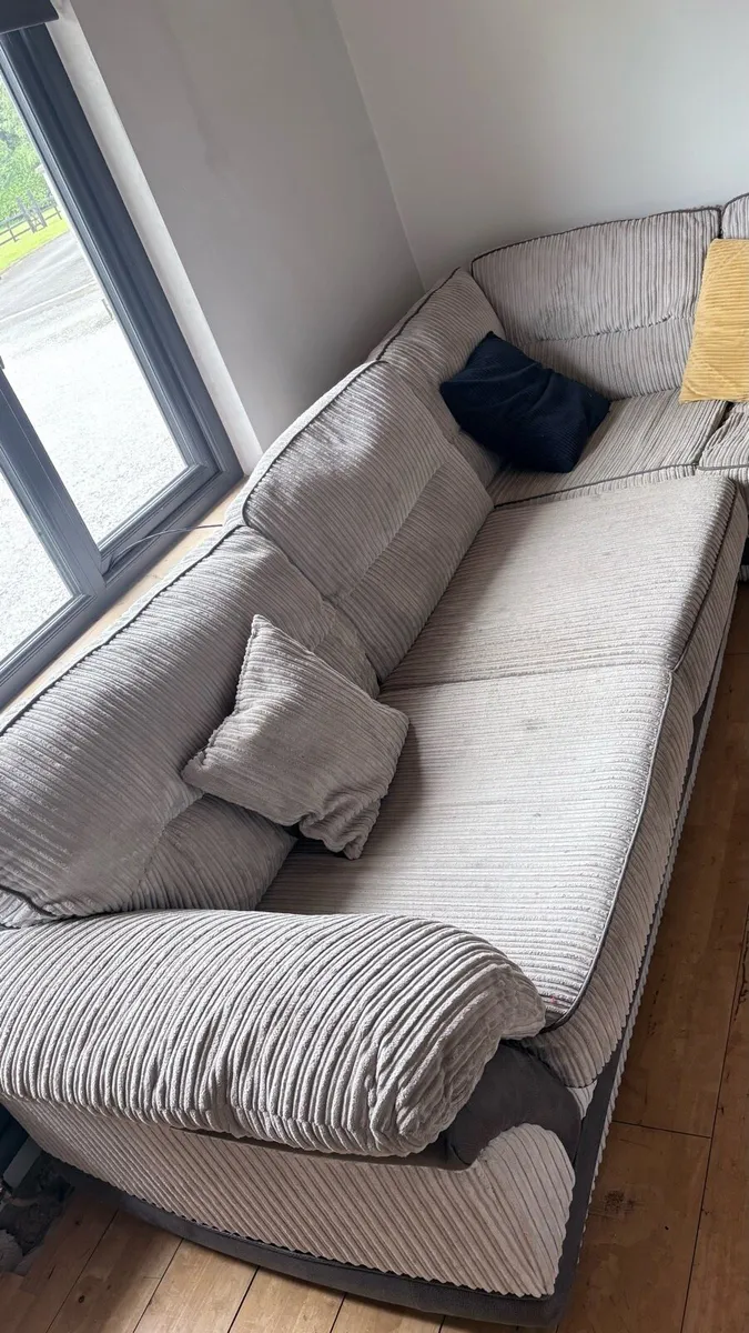 L shaped couch - Image 1