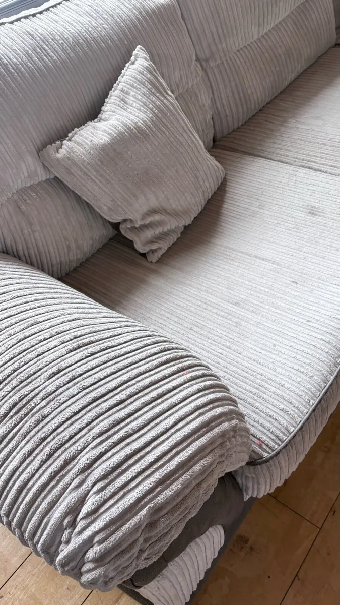 L shaped couch - Image 2