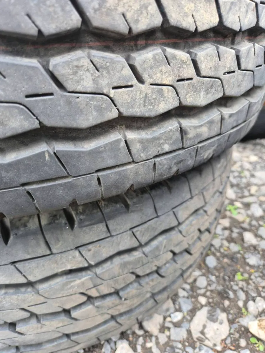Tyres 225 70 15 pajero mk1 - Image 4