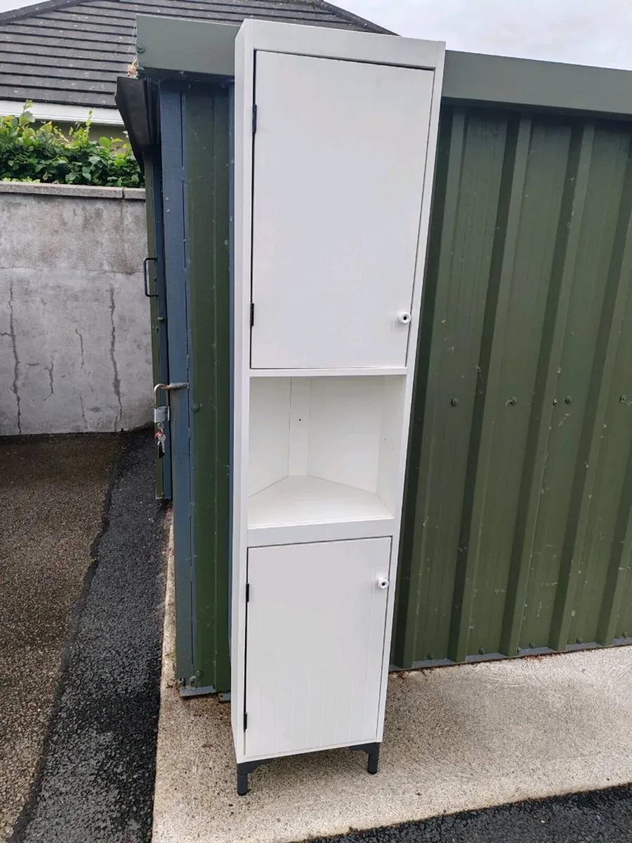 Bathroom corner unit - Image 1