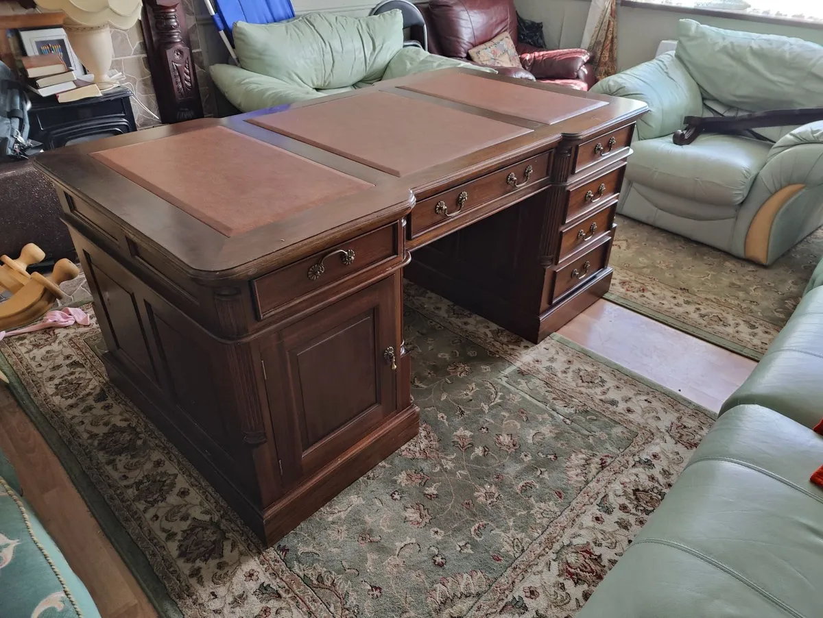 Partner Desk - Image 4