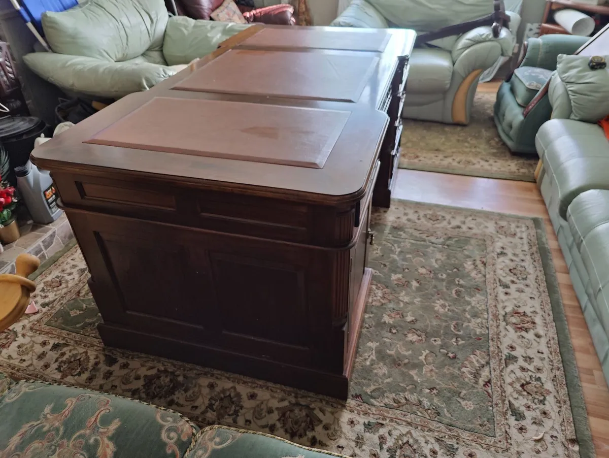 Partner Desk - Image 2