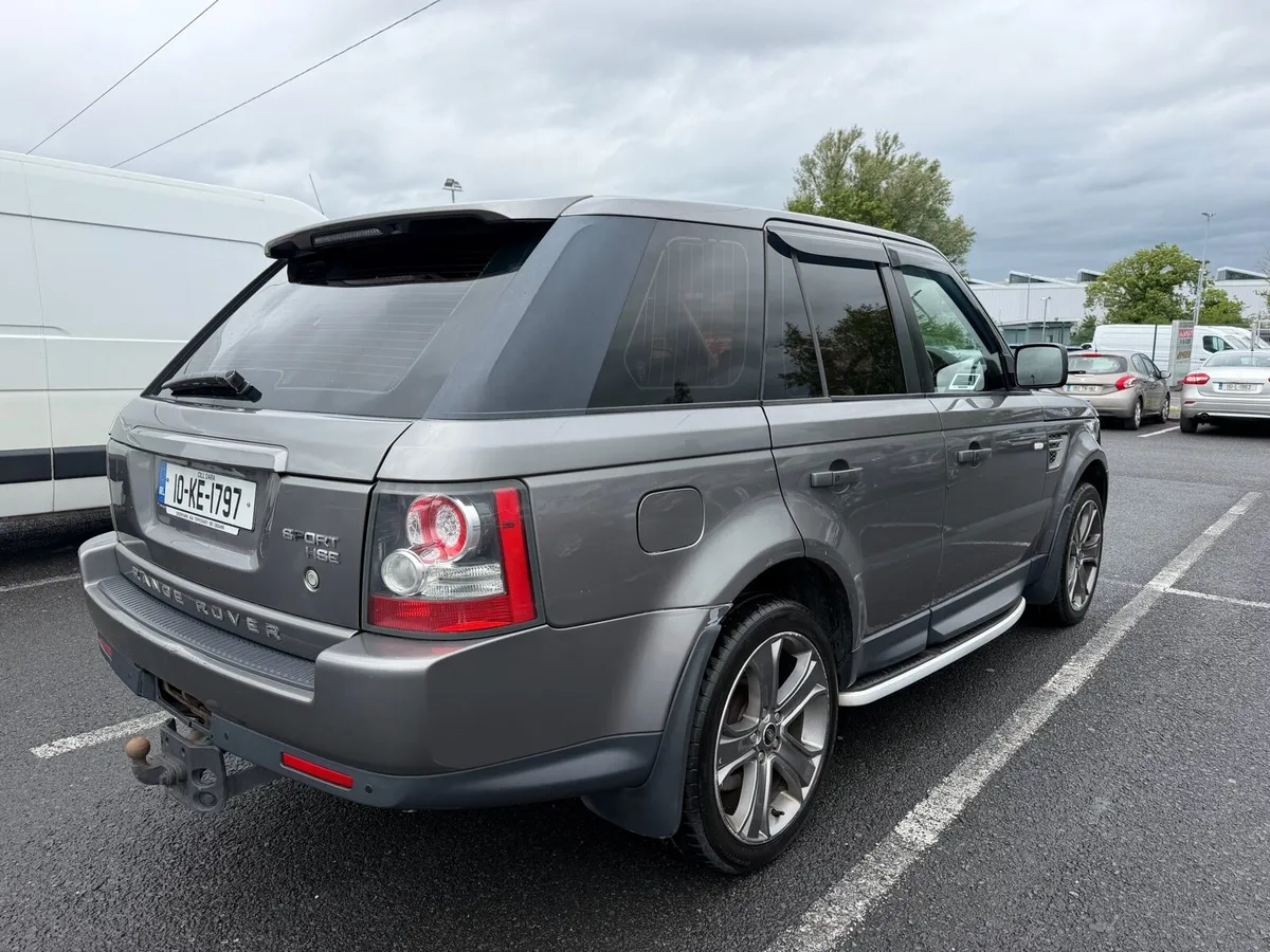 Range Rover Sport Commercial 5 Seats - Image 3