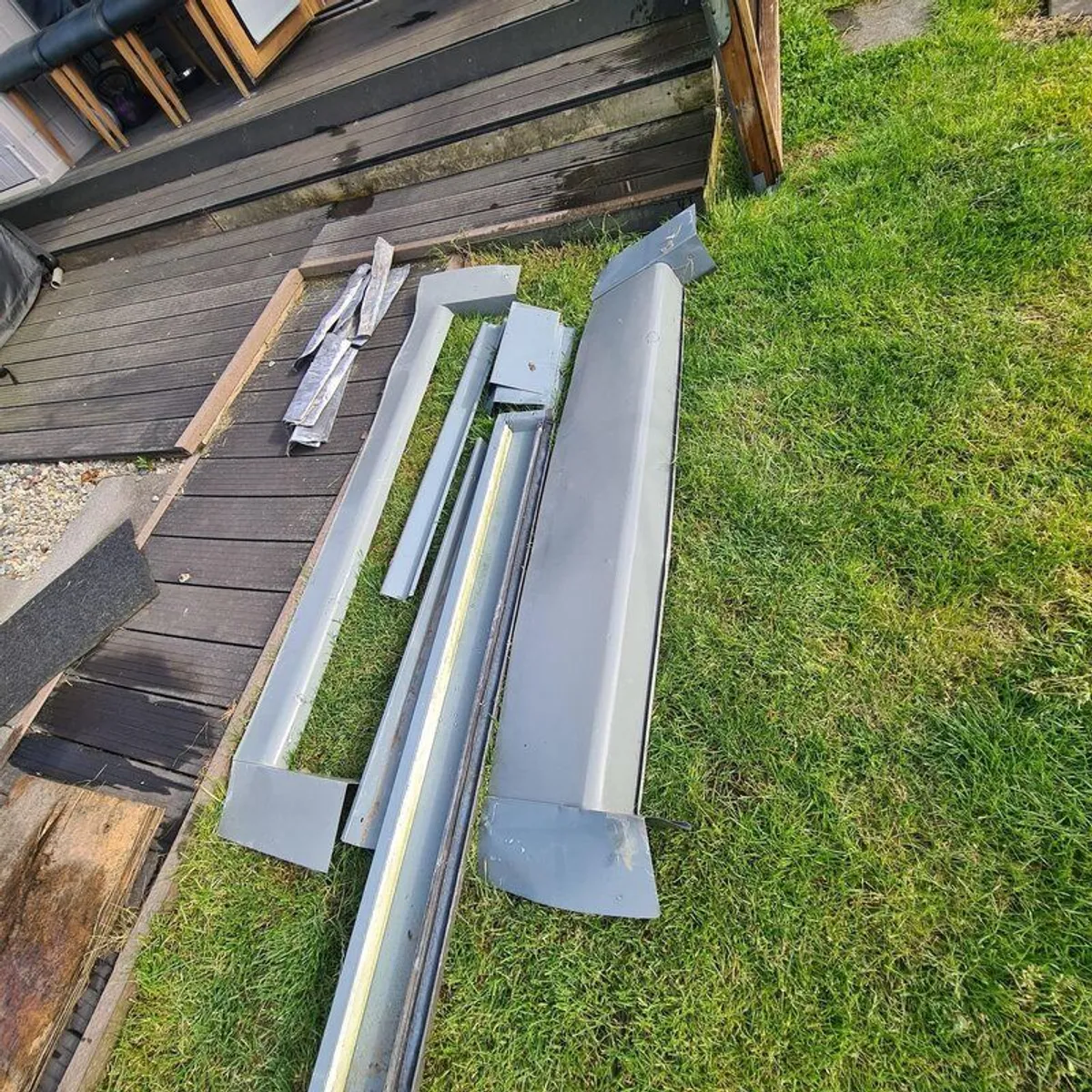 Roof Window 4' x 3' with all flashings and blind - Image 4