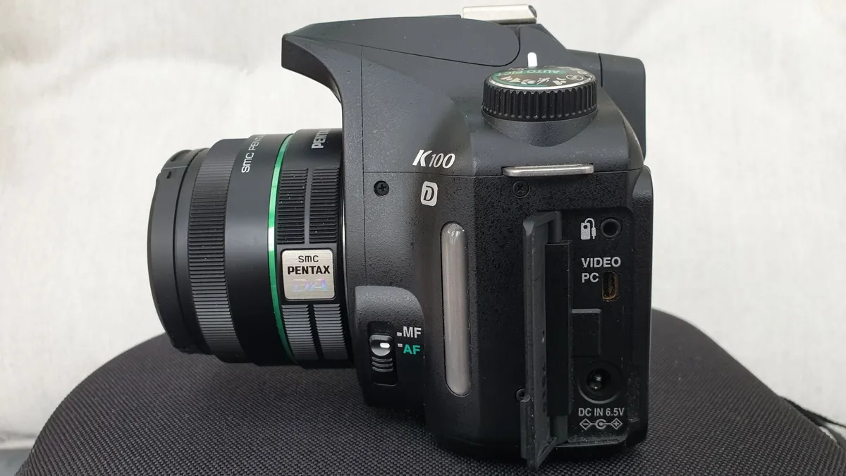 Pentax K100D Digital SLR camera - Image 2
