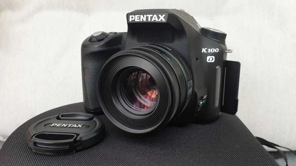 Pentax K100D Digital SLR camera - Image 3