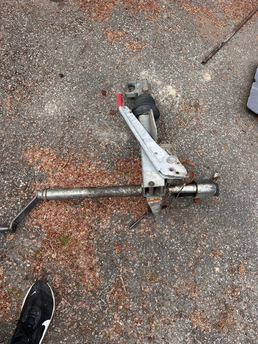 Trailer hitch - Image 3