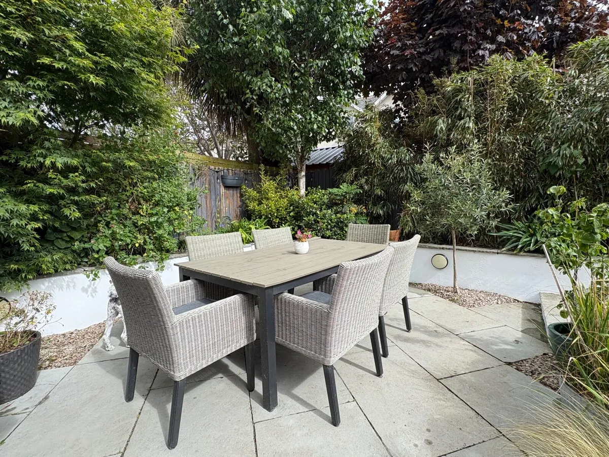 Patio table and chairs - Image 3