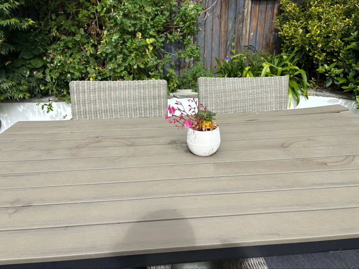 Patio table and chairs - Image 4