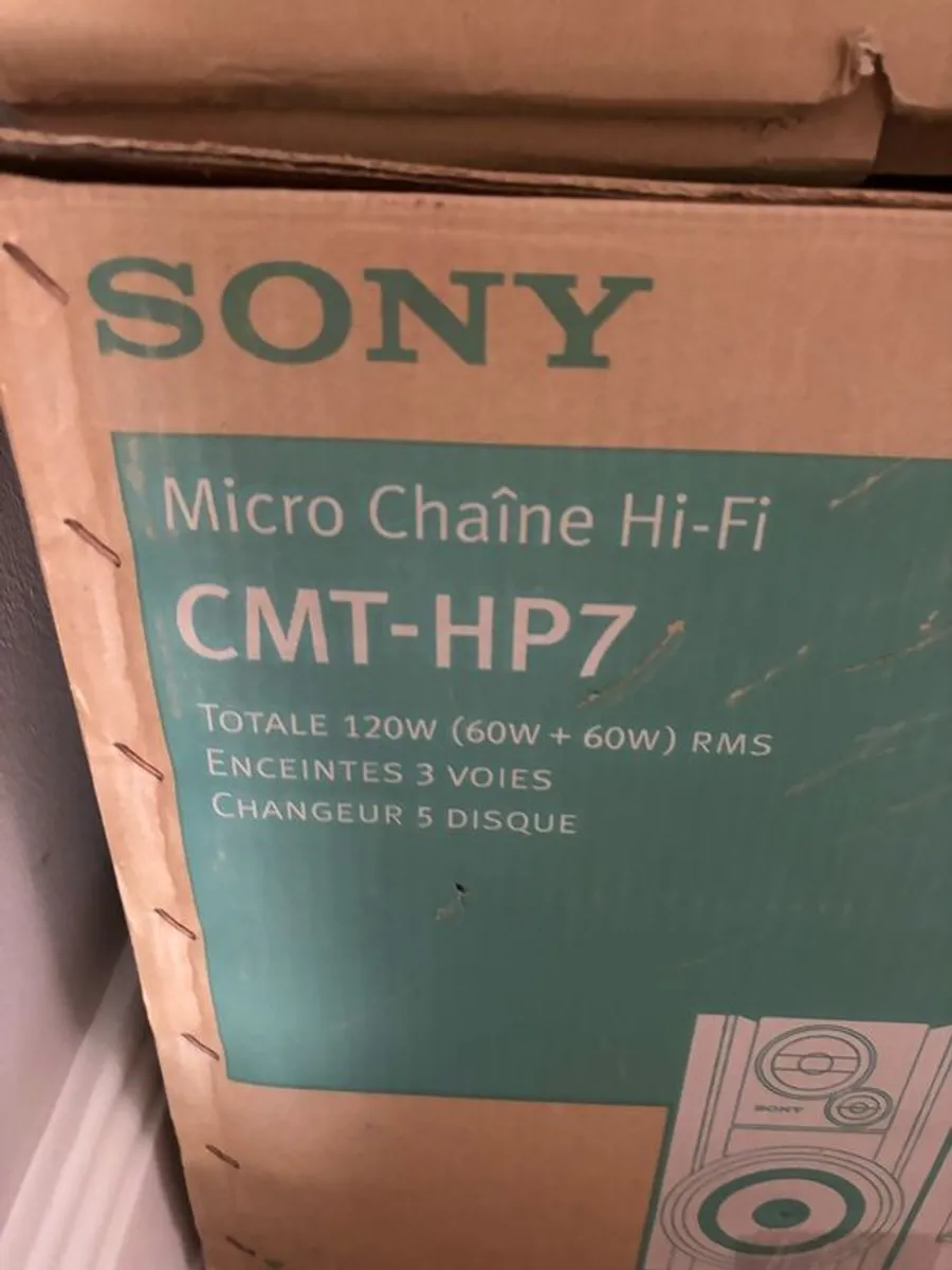 Sony 5 CD Changer / Radio - Image 3