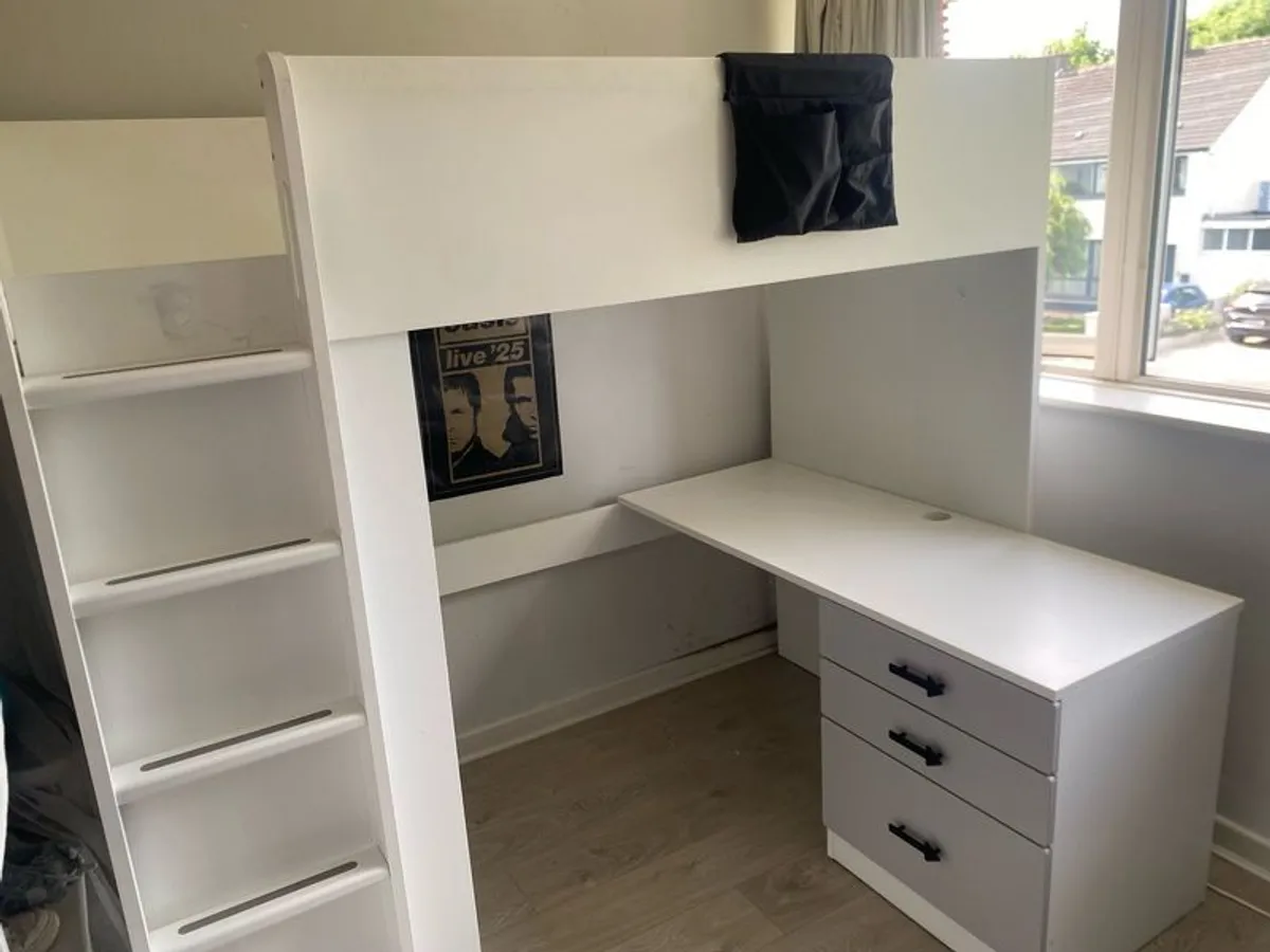 Loft bed - Image 1