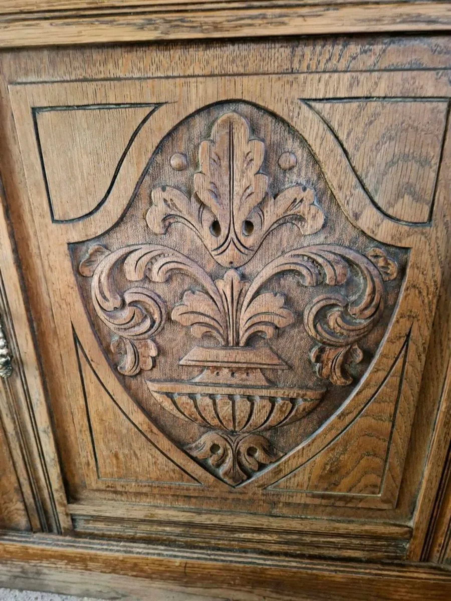 Oak sideboard buffet - Image 4