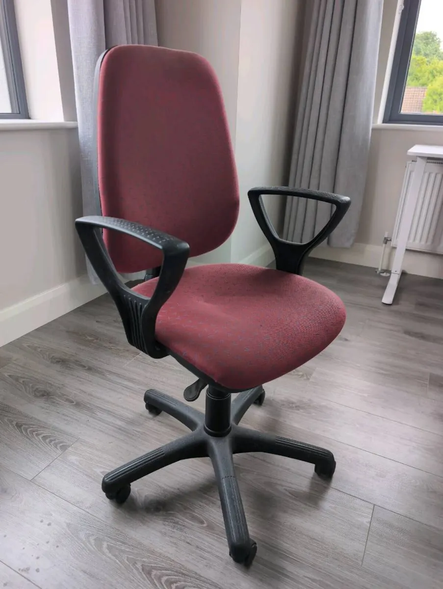 Office ergonomic chair - Image 1