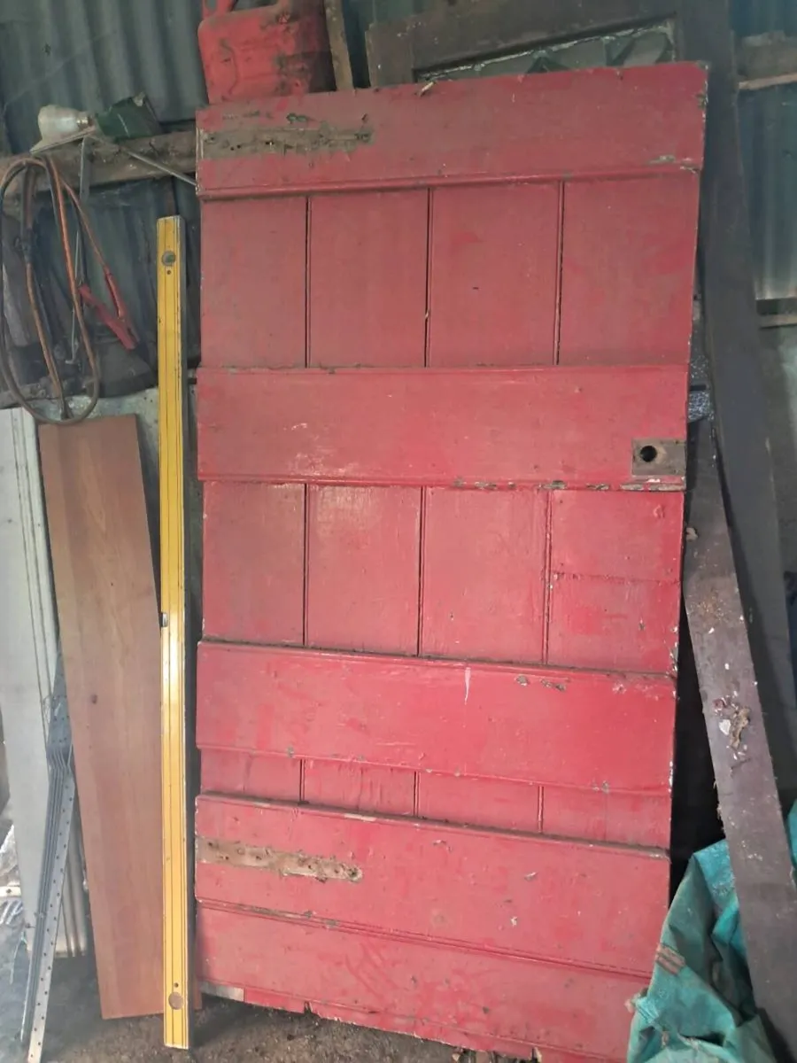 Old cottage door - Image 1
