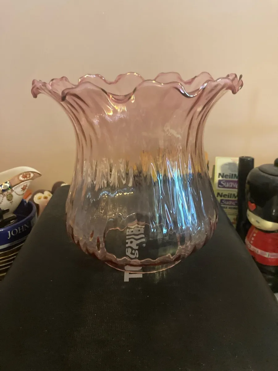 Victorian oil lamp glass shade free postage - Image 1