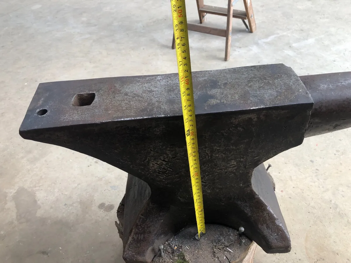 Blacksmith’s anvil and forge - Image 4