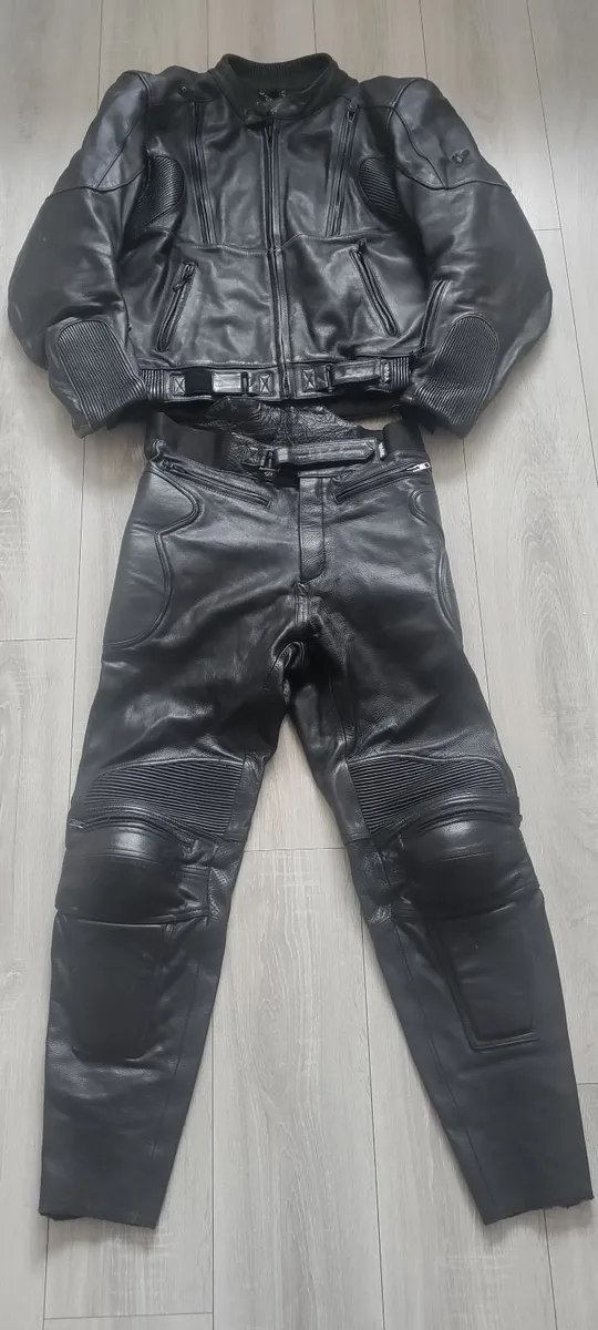 Motorbike jacket and trousers - Image 1