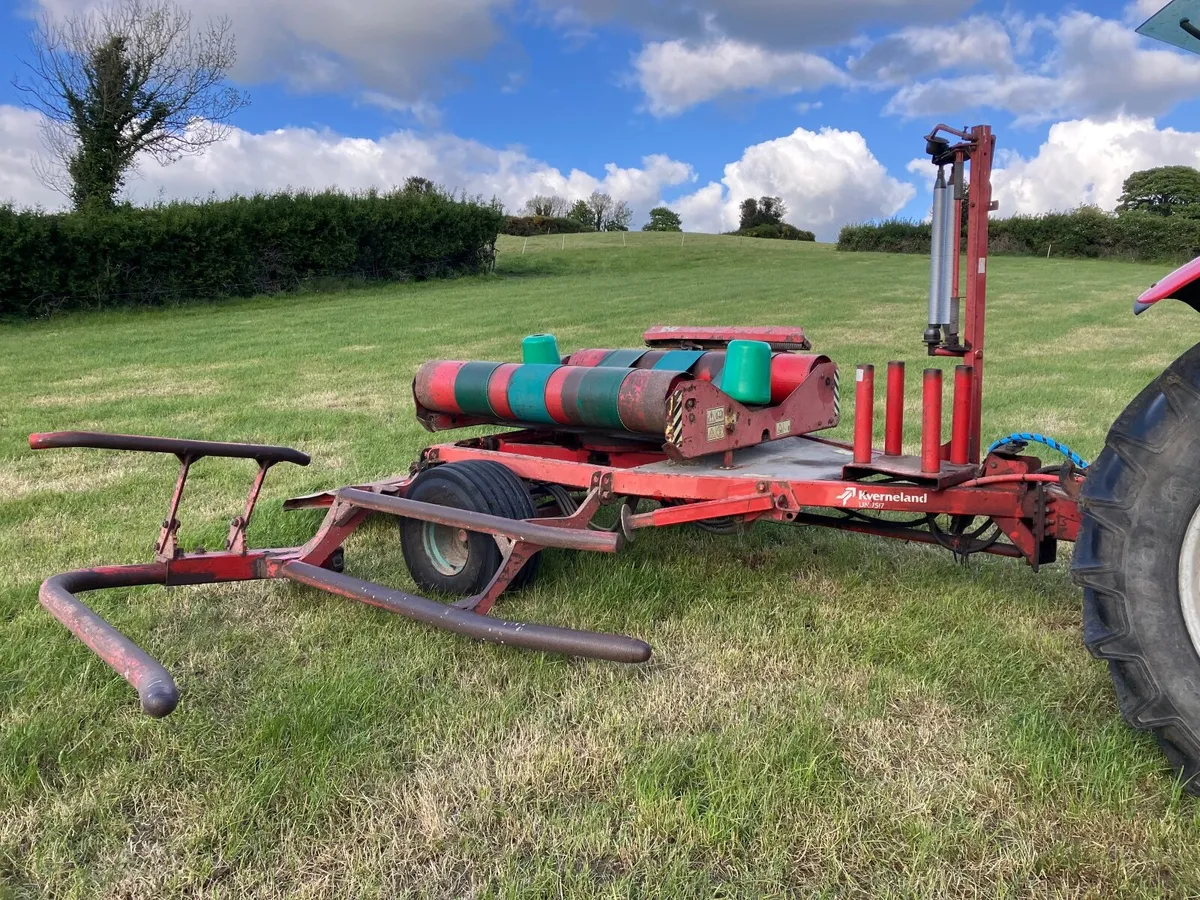 Krone 2900 silage wagon & Kverneland bale wrapper - Image 4