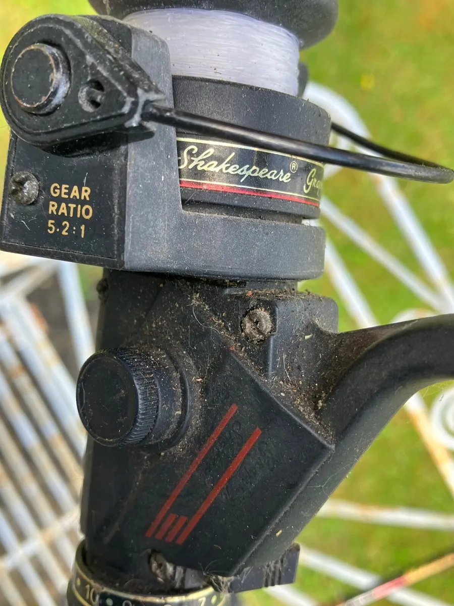 Fishing poles. 2 Shakespeare rods/reels - Image 2