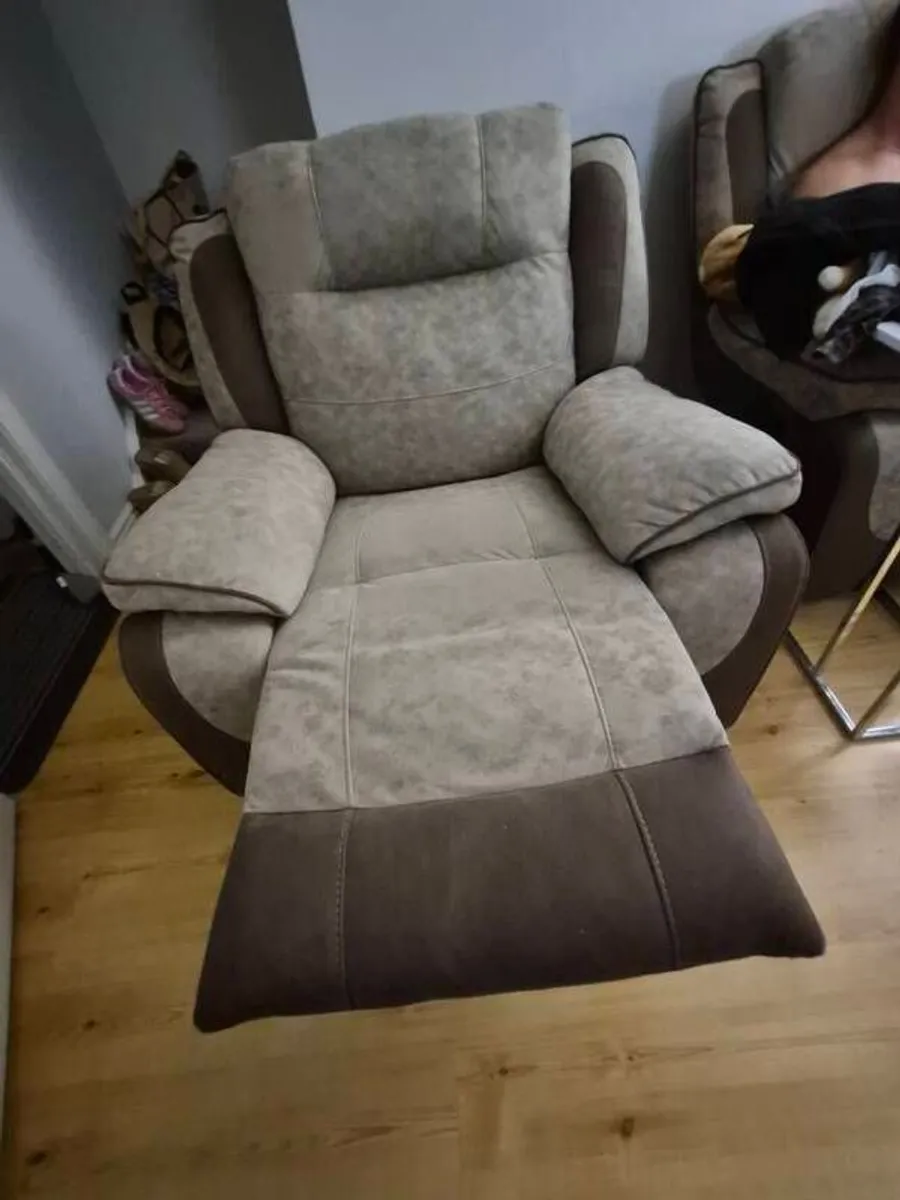 reclining - Image 1