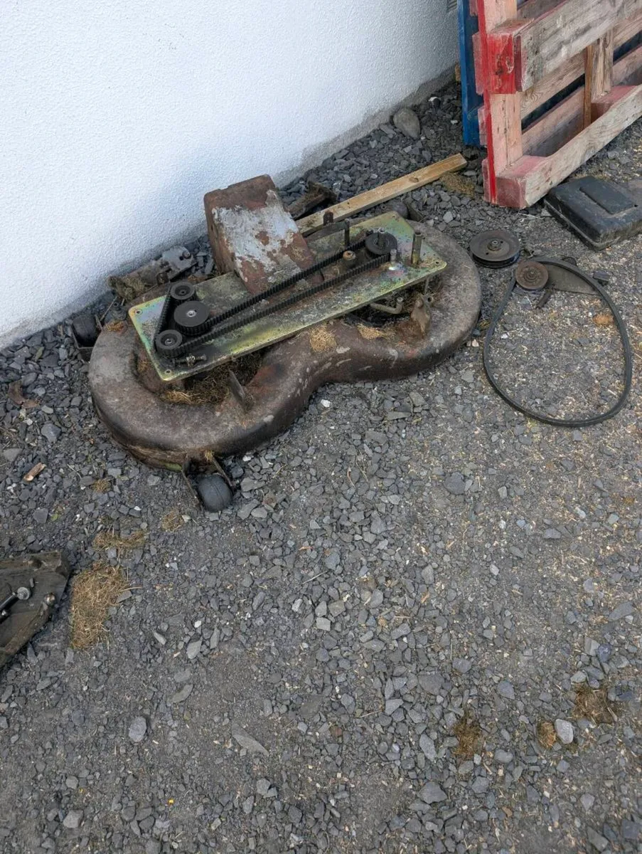 Ride on mower - Image 2