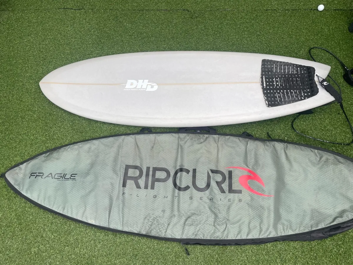 Twin Fin Surfboard DHD - Image 1