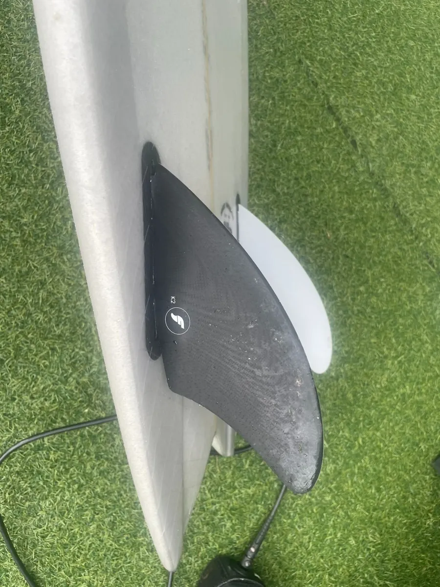 Twin Fin Surfboard DHD - Image 4