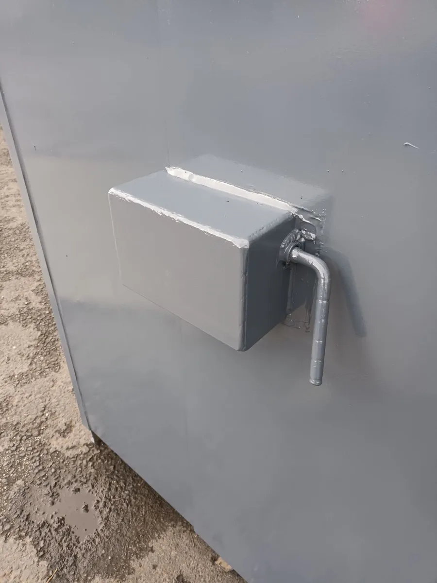 Steel Container 8ft x 8ft - Image 2