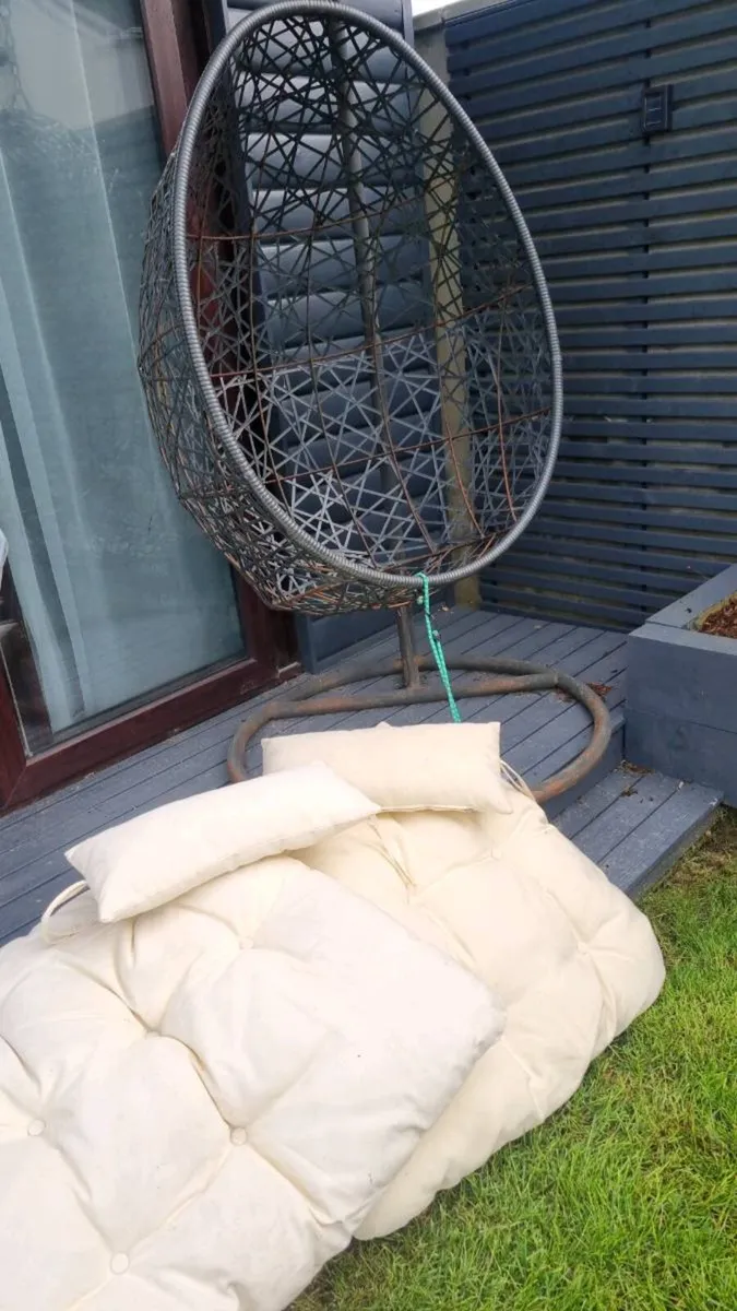 Egg Chair - Image 3