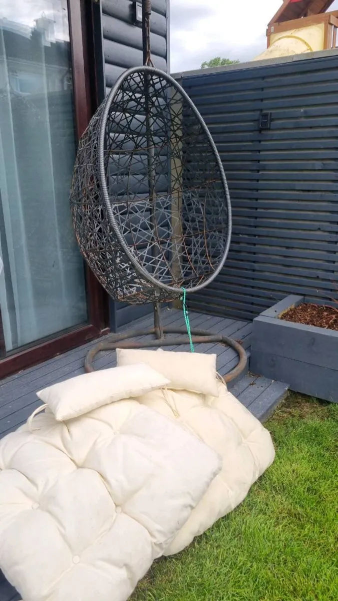 Egg Chair - Image 1