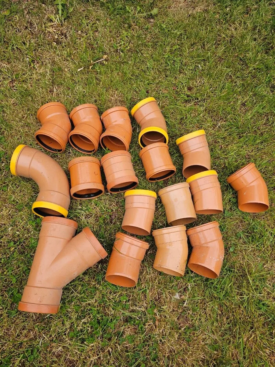 Various sewer fittings for 110 mm - Image 1