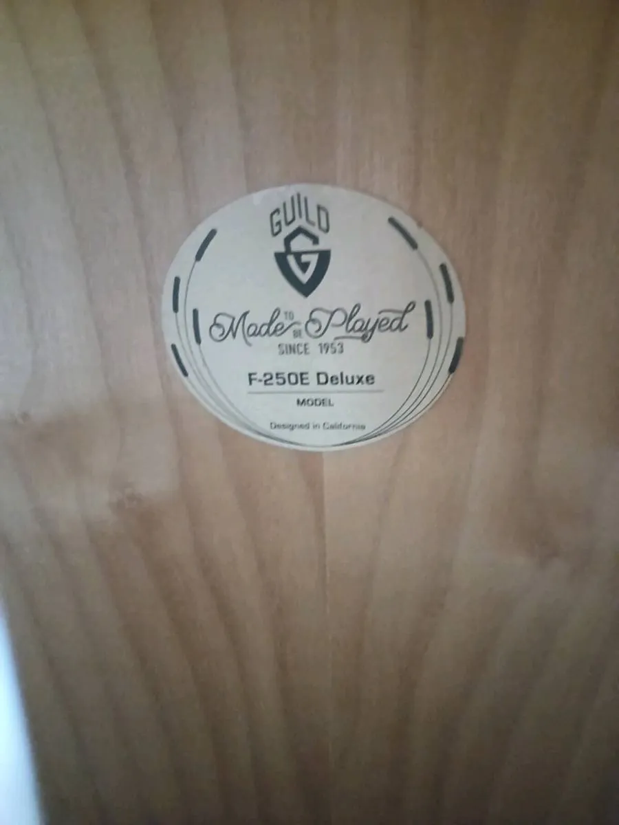 Guild 250 E Deluxe Westerly Guitar - Image 4