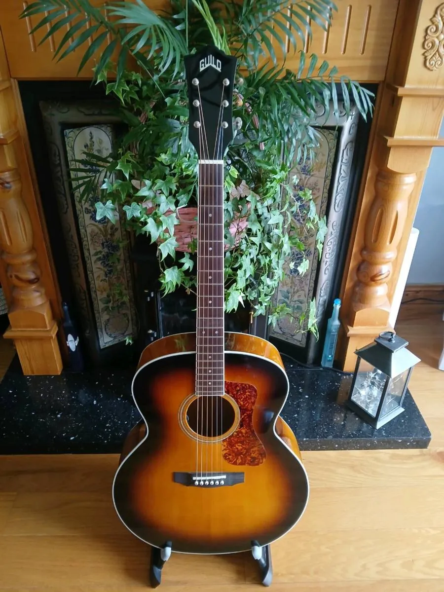 Guild 250 E Deluxe Westerly Guitar - Image 1