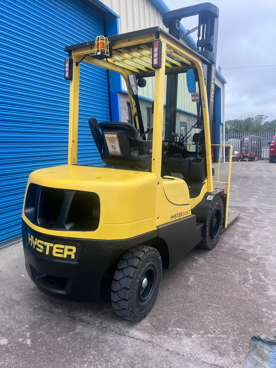 Forklift - Image 2